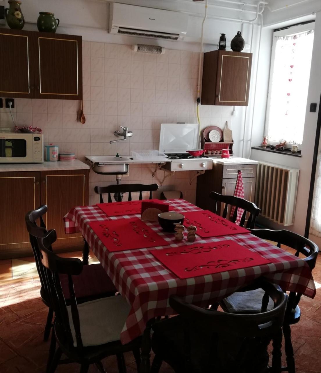 Szekely Szallas Gyula Luaran gambar