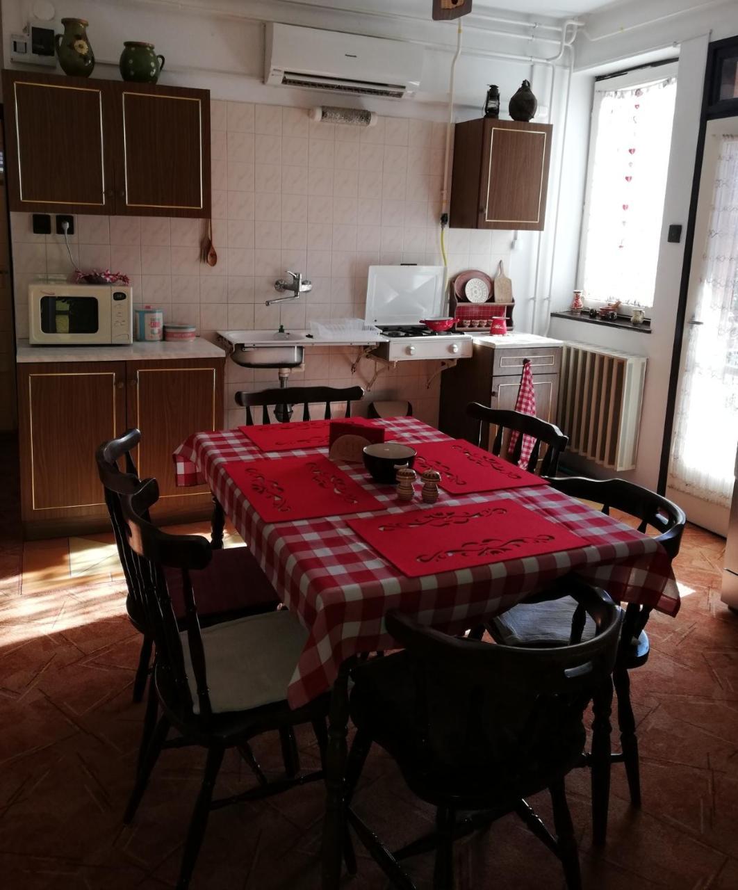 Szekely Szallas Gyula Luaran gambar